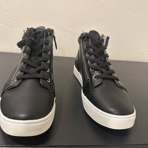 New never worn size 11